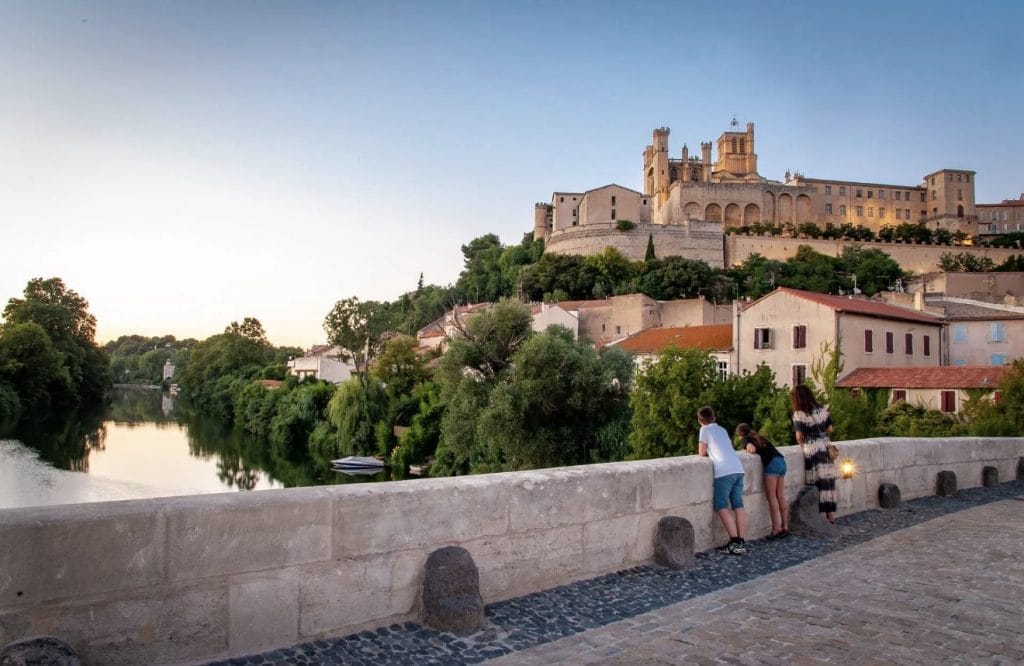 Rencontres à Béziers près de la cathédrale Saint-Nazaire
