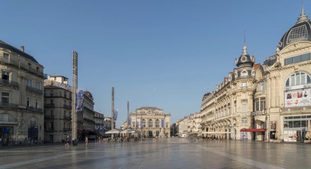 Rencontres dans l’Hérault (34) de la Comédie à Montpellier, lieu emblématique 
