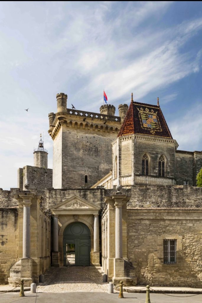 Rencontres à Uzès : des célibataires sérieux près de chez vous dans le Gard