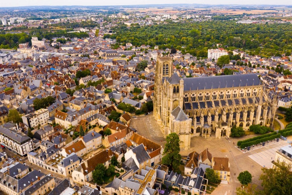 Rencontres dans le Cher (18) Bourges centre historique cathédrale rencontres dans le Cher 18