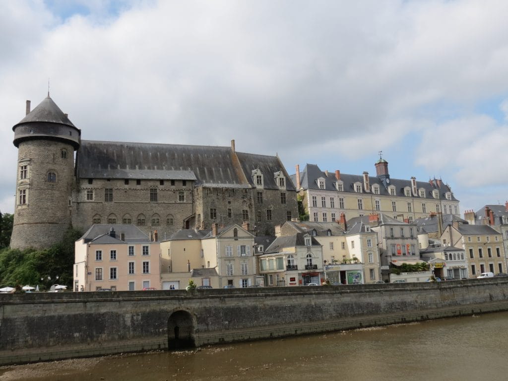 Rencontres en Mayenne (53) près du château de Laval – site de rencontres locales