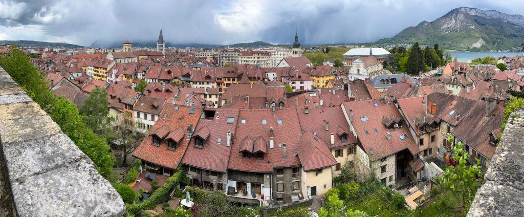 Rencontres en Haute-Savoie (74) panorama du lac d’Annecy et des Alpes de Haute-Savoie