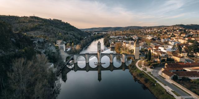 Rencontres dans le Lot (46) près de chez vous pont Valentré à Cahors dans le Lot en région Occitanie