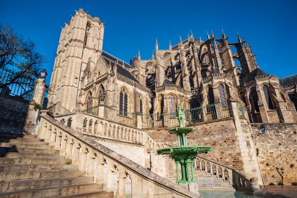 Rencontres en Sarthe (72) cathédrale Saint-Julien du Mans – rencontres sérieuses locales