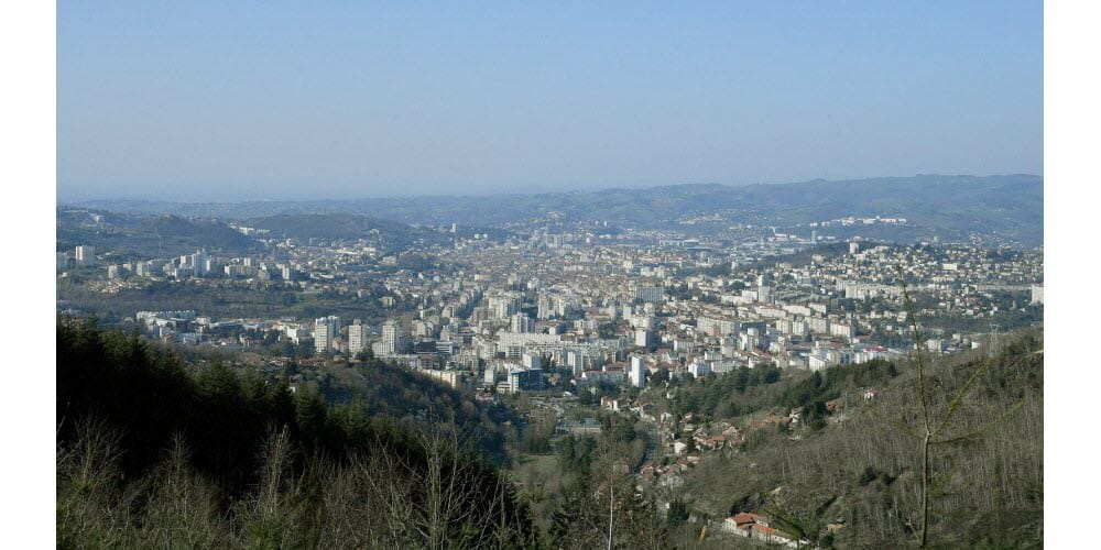 Rencontres dans la Loire (42) panorama de la ville de Saint-Étienne et des paysages de la Loire