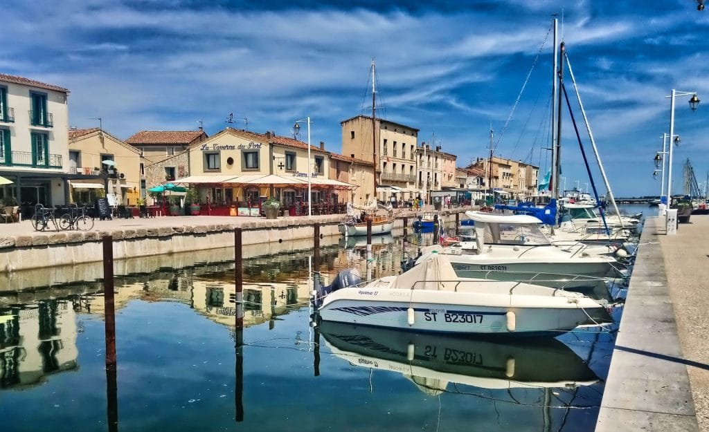 Rencontres à Marseillan (34)– port et quais de la ville au bord de l’étang de Thau