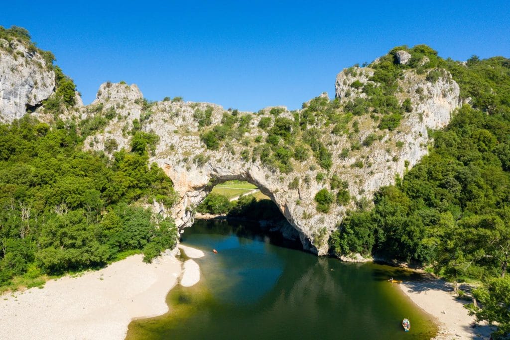 Rencontres en Ardèche (07) panorama du Pont d’Arc et des gorges de l’Ardèche